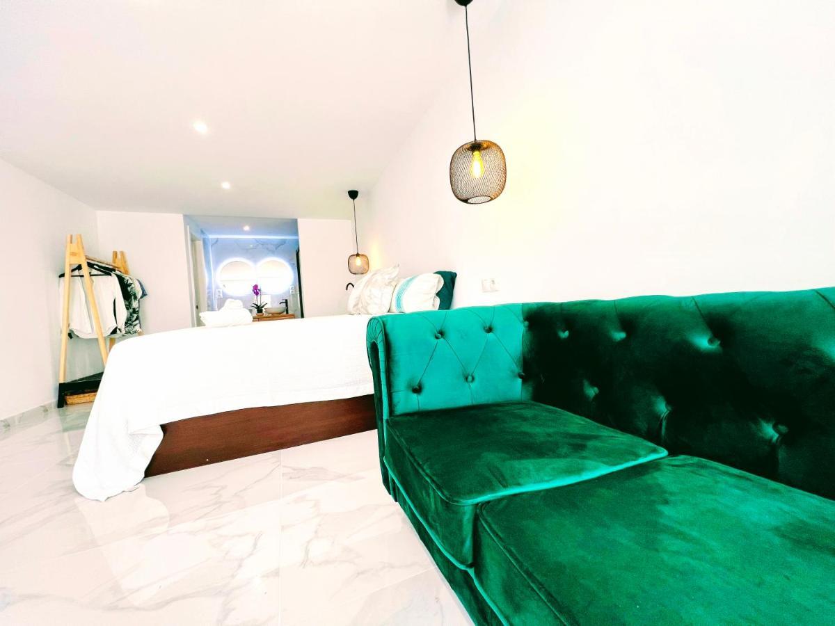 Garden Boutique Apartment El Faro Exterior photo