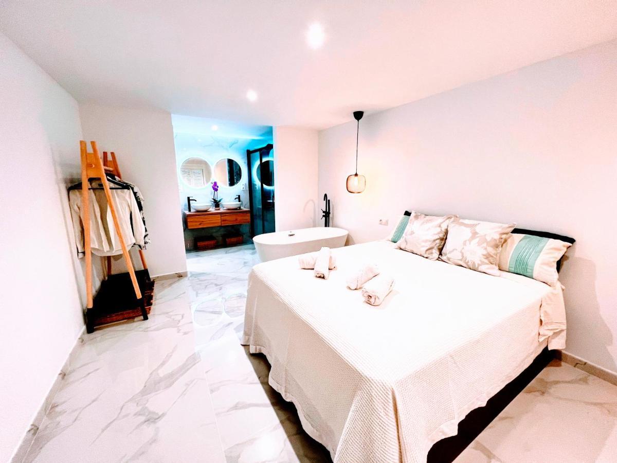 Garden Boutique Apartment El Faro Exterior photo