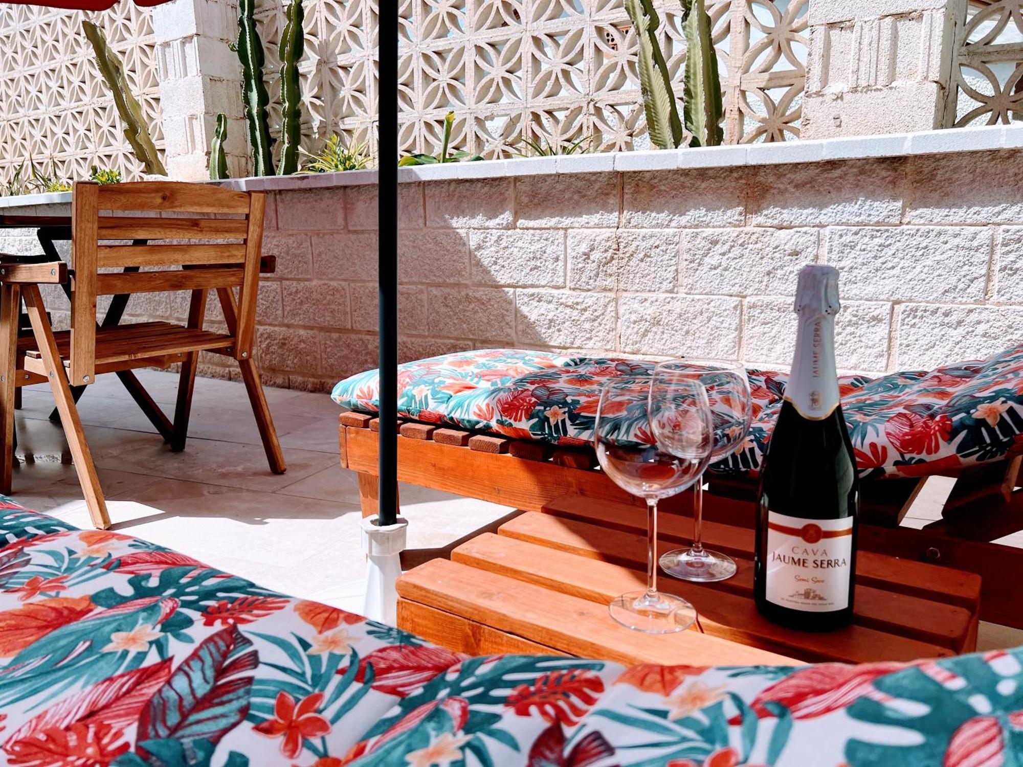 Garden Boutique Apartment El Faro Exterior photo